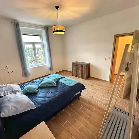 Cozy En Pleine Foret Apartment Bining