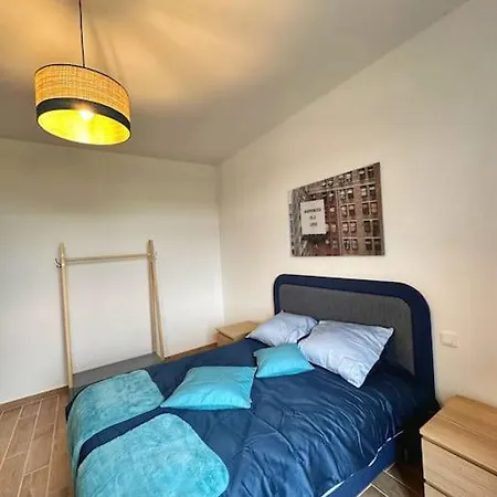 Cozy En Pleine Foret Apartment Bining